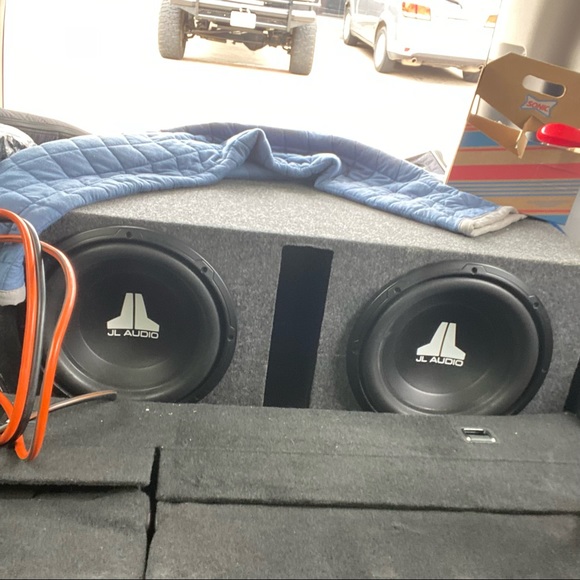 2 12 inch JL audio subwoofers - Picture 1 of 2